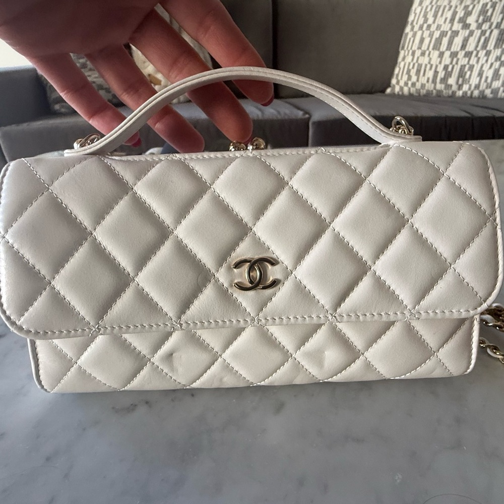 Chanel Beige Quilted Shoulder Bag - Picture 6 of 7